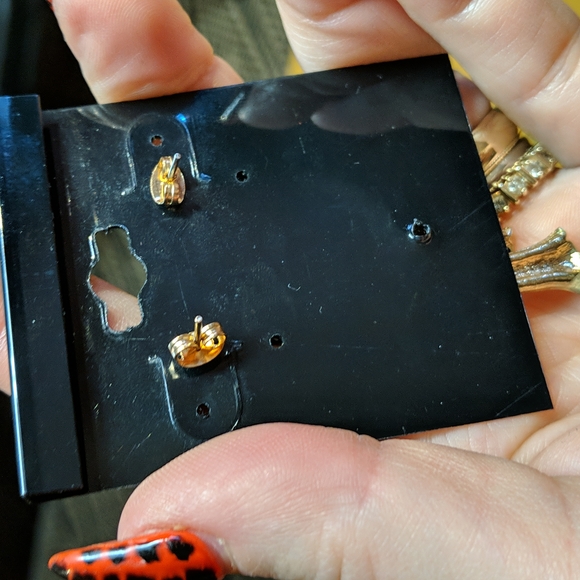 Baddie 🥵 Gold Cross Earrings studs post - Picture 4 of 4